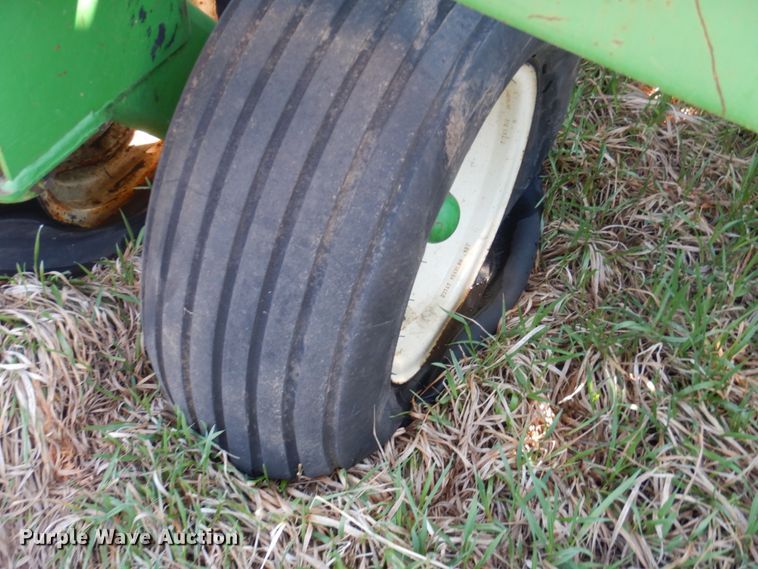 image for item GO9073 2001 John Deere 1860 no-till air seeder