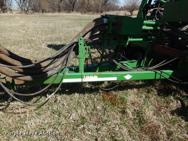 image for item GO9073 2001 John Deere 1860 no-till air seeder