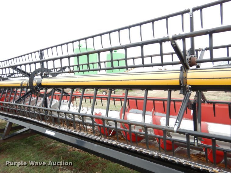 image for item GO9105 2009 Case IH 2020 flex head