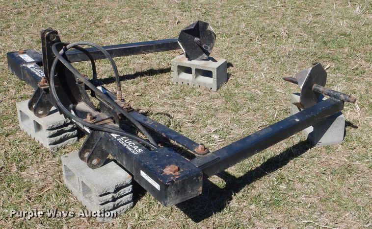 image for item GO9530 Lucas Equipment 469 bale unroller