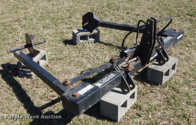 image for item GO9530 Lucas Equipment 469 bale unroller