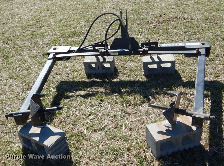 image for item GO9530 Lucas Equipment 469 bale unroller