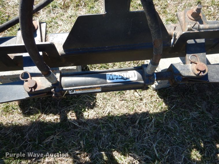image for item GO9530 Lucas Equipment 469 bale unroller