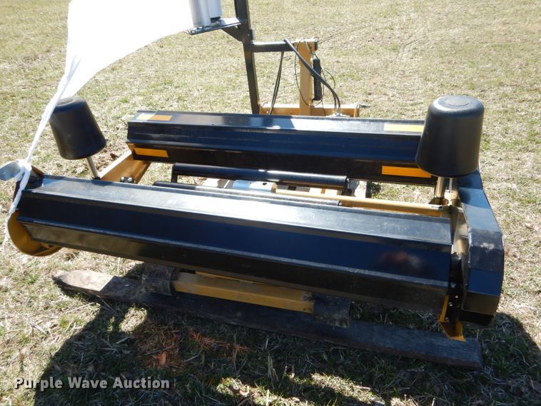 image for item GO9532 2018 Tube Line TL1000R bale wrapper