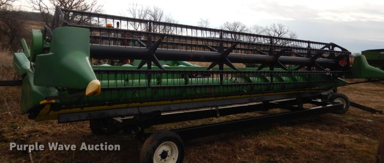 image for item GW9638 1999 John Deere 925F flex head