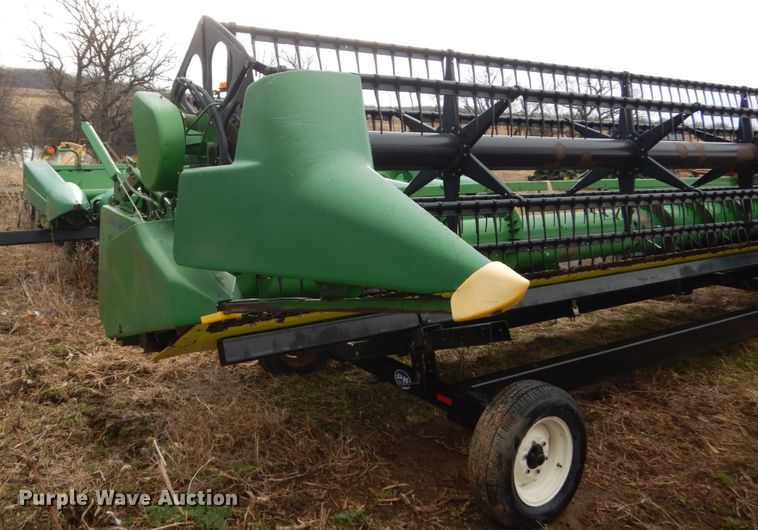 image for item GW9638 1999 John Deere 925F flex head