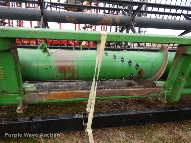 image for item GW9638 1999 John Deere 925F flex head