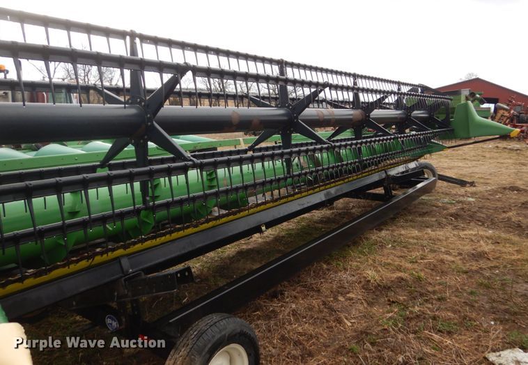 image for item GW9638 1999 John Deere 925F flex head