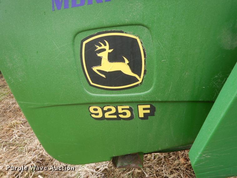 image for item GW9638 1999 John Deere 925F flex head