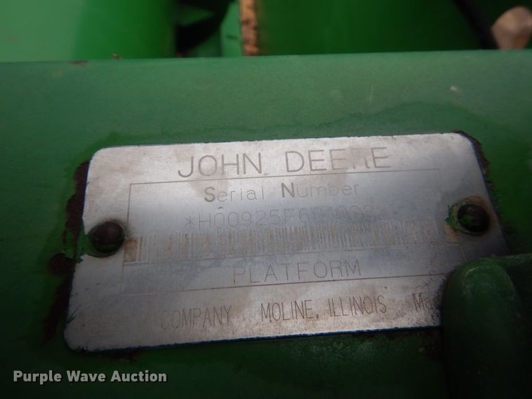 image for item GW9638 1999 John Deere 925F flex head