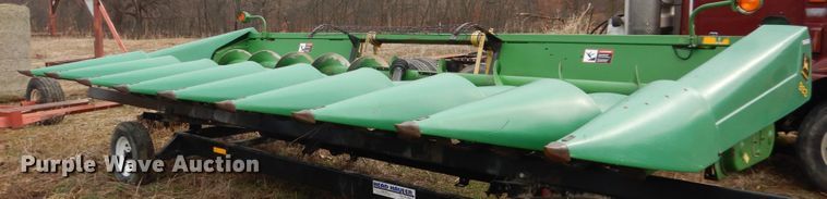 image for item GW9639 1997 John Deere 893 corn head