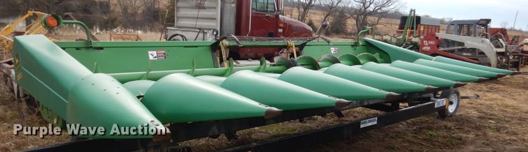 image for item GW9639 1997 John Deere 893 corn head