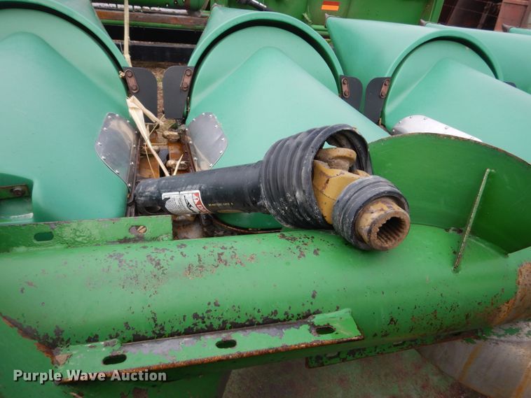 image for item GW9639 1997 John Deere 893 corn head
