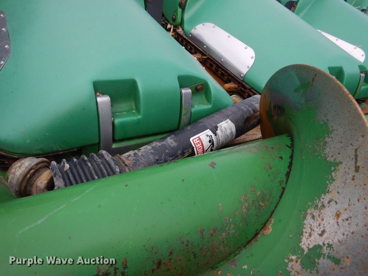 image for item GW9639 1997 John Deere 893 corn head