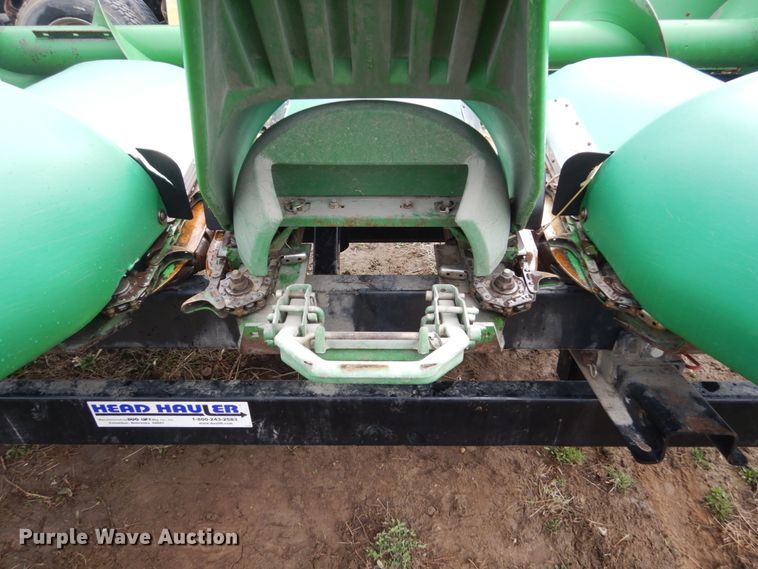 image for item GW9639 1997 John Deere 893 corn head