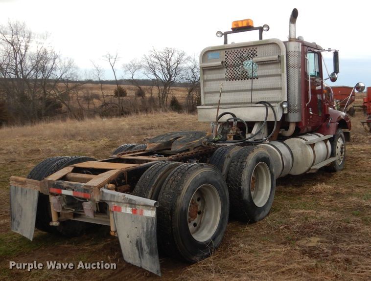 image for item GW9640 1996 International 9200 semi truck