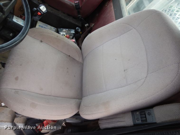 image for item GW9640 1996 International 9200 semi truck