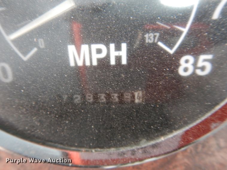 image for item GW9640 1996 International 9200 semi truck