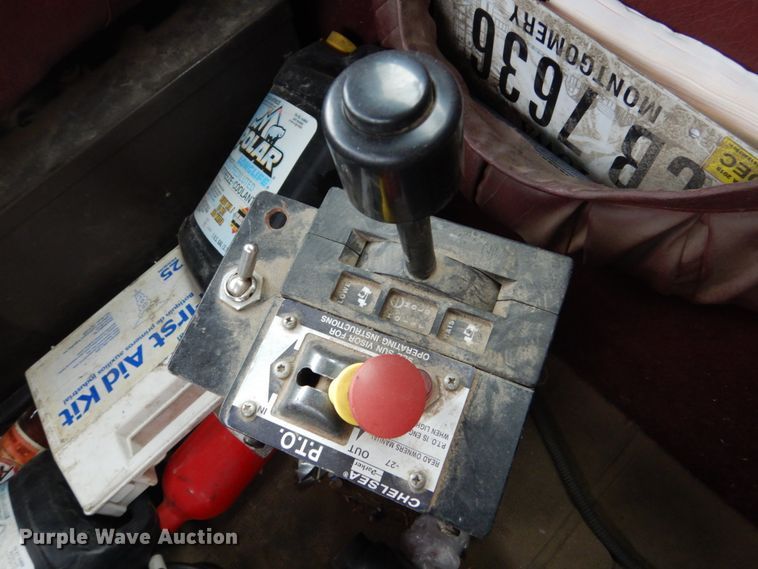 image for item GW9640 1996 International 9200 semi truck