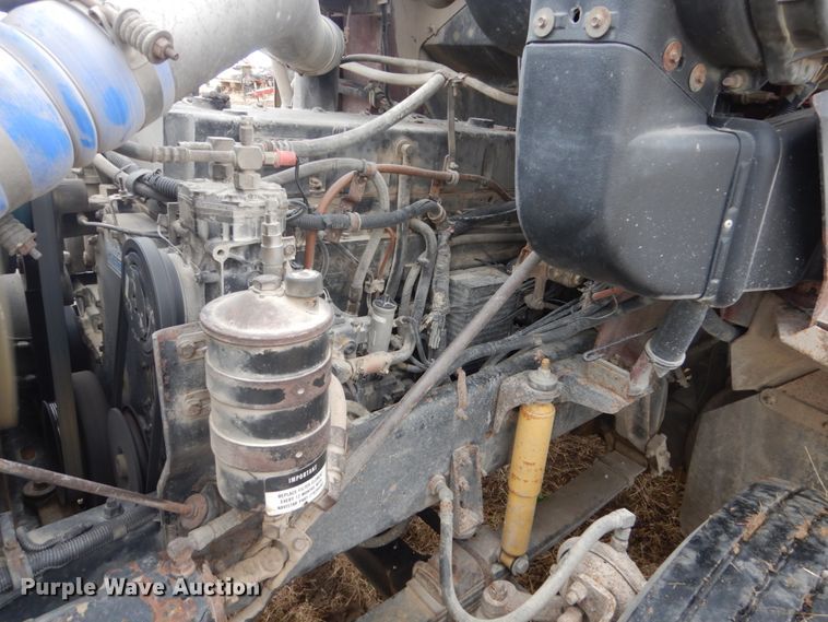 image for item GW9640 1996 International 9200 semi truck