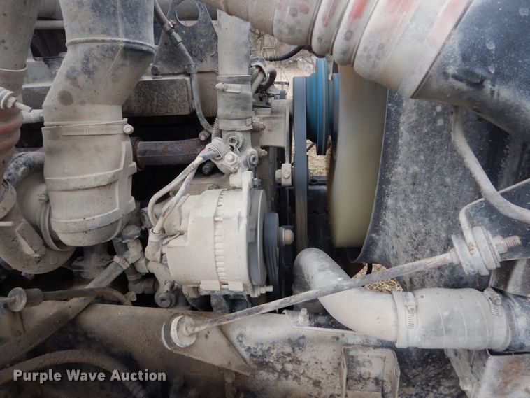 image for item GW9640 1996 International 9200 semi truck