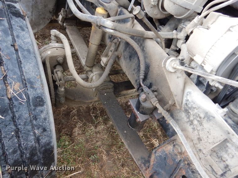 image for item GW9640 1996 International 9200 semi truck