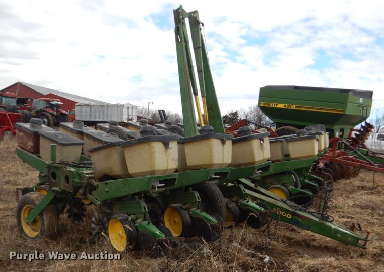 image for item GW9642 John Deere 7000 planter