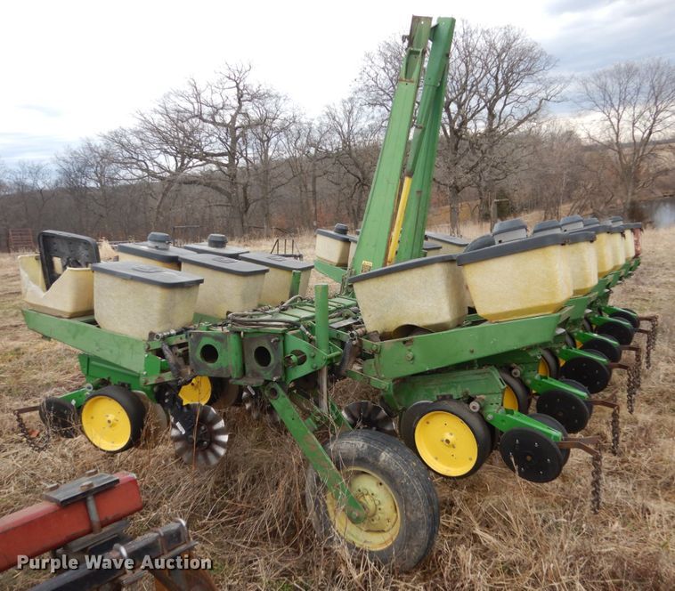 image for item GW9642 John Deere 7000 planter