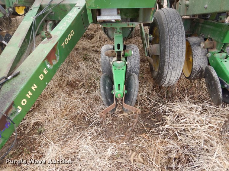 image for item GW9642 John Deere 7000 planter
