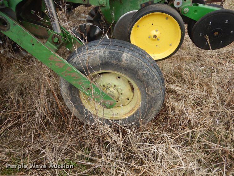 image for item GW9642 John Deere 7000 planter