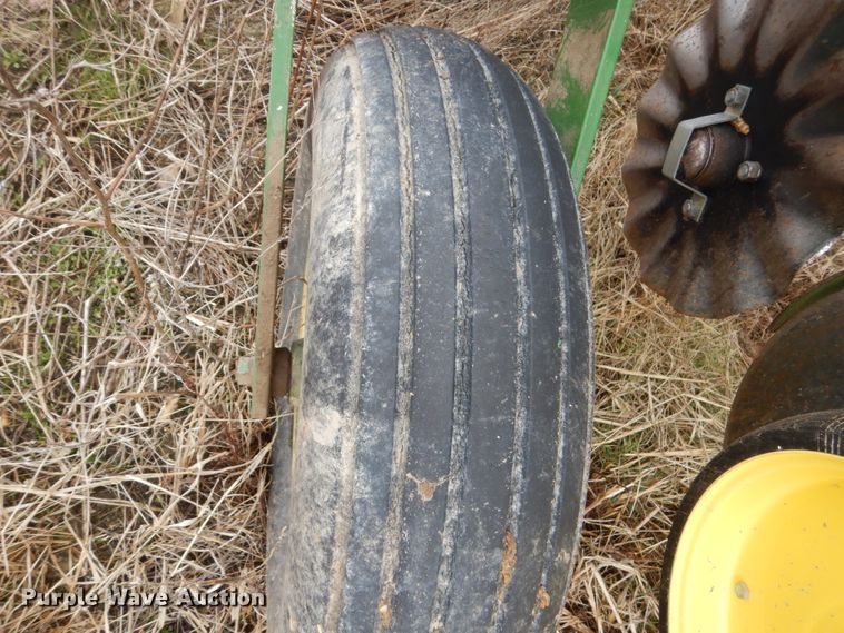 image for item GW9642 John Deere 7000 planter