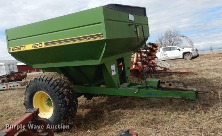 image for item GW9644 Brent 420 grain cart
