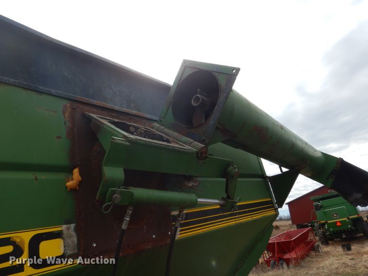 image for item GW9644 Brent 420 grain cart