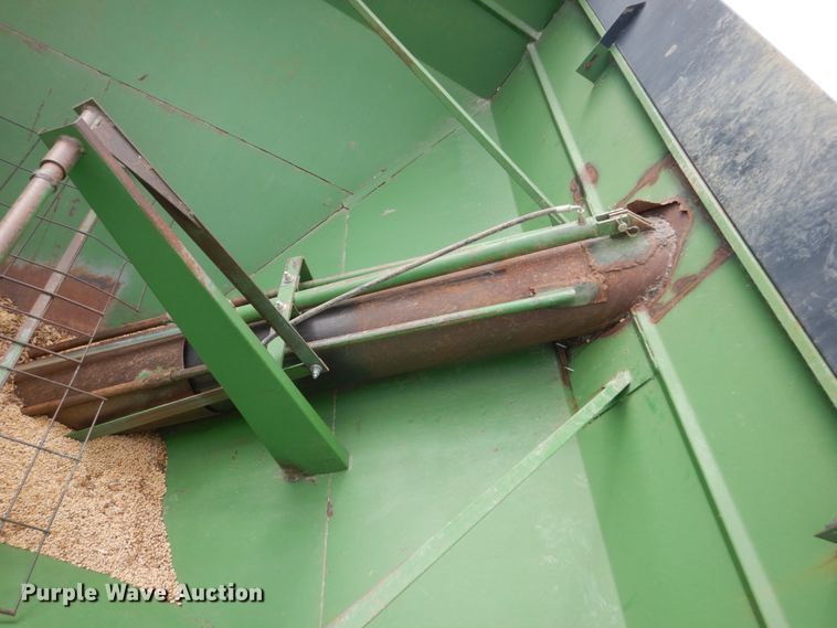 image for item GW9644 Brent 420 grain cart