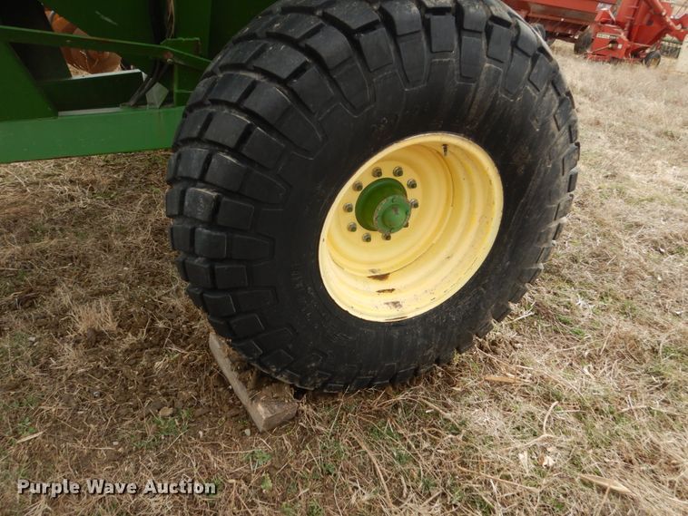 image for item GW9644 Brent 420 grain cart