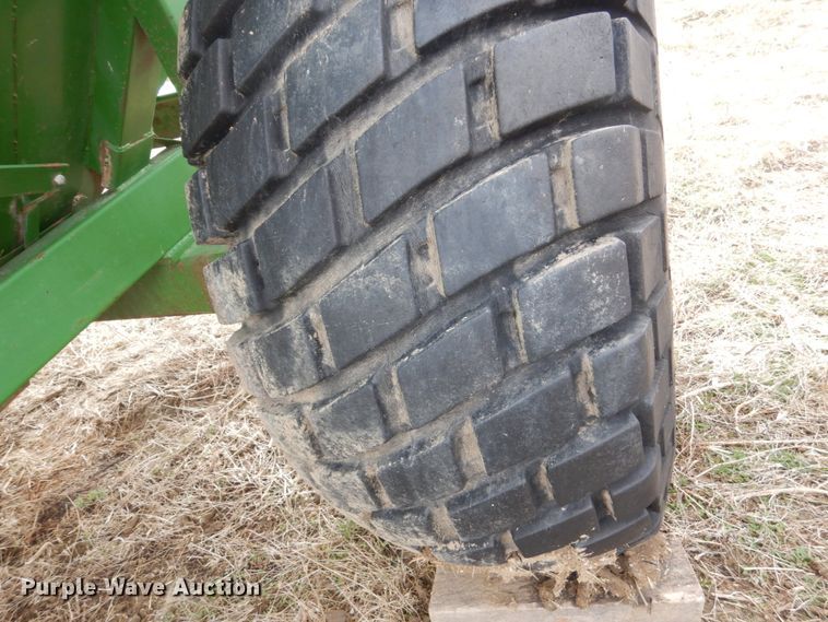 image for item GW9644 Brent 420 grain cart