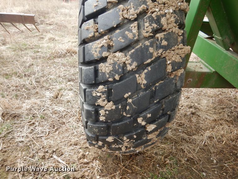 image for item GW9644 Brent 420 grain cart