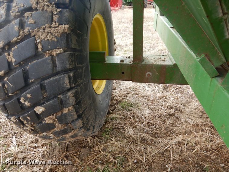 image for item GW9644 Brent 420 grain cart