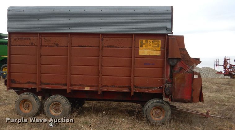 image for item GW9653 H&S 500 silage wagon