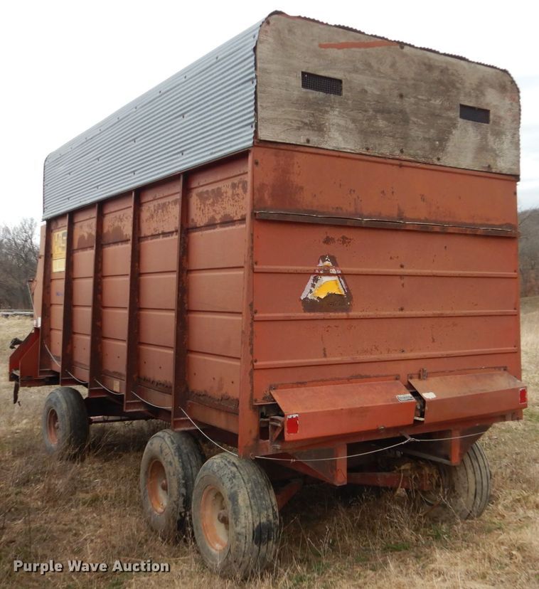 image for item GW9653 H&S 500 silage wagon