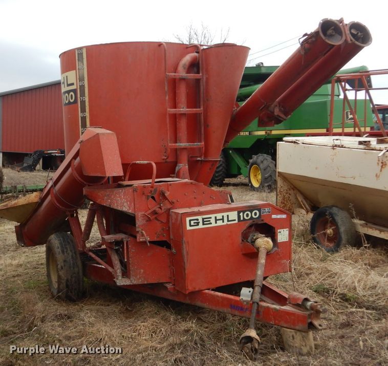 image for item GW9655 Gehl 100 feed mixer
