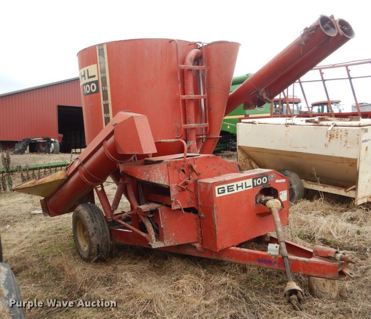 image for item GW9655 Gehl 100 feed mixer