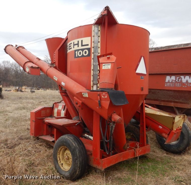 image for item GW9655 Gehl 100 feed mixer