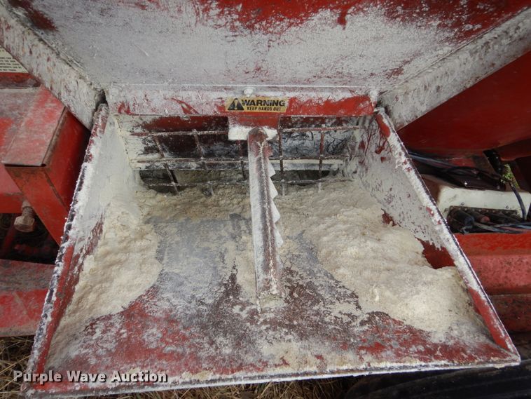 image for item GW9655 Gehl 100 feed mixer