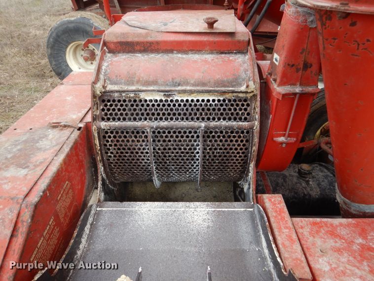 image for item GW9655 Gehl 100 feed mixer