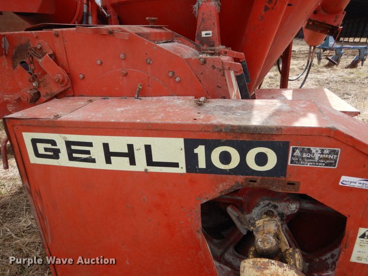 image for item GW9655 Gehl 100 feed mixer