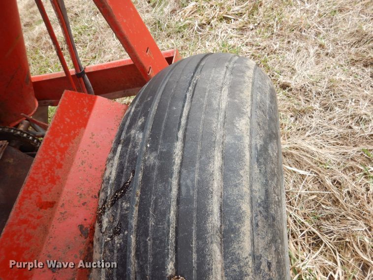 image for item GW9655 Gehl 100 feed mixer