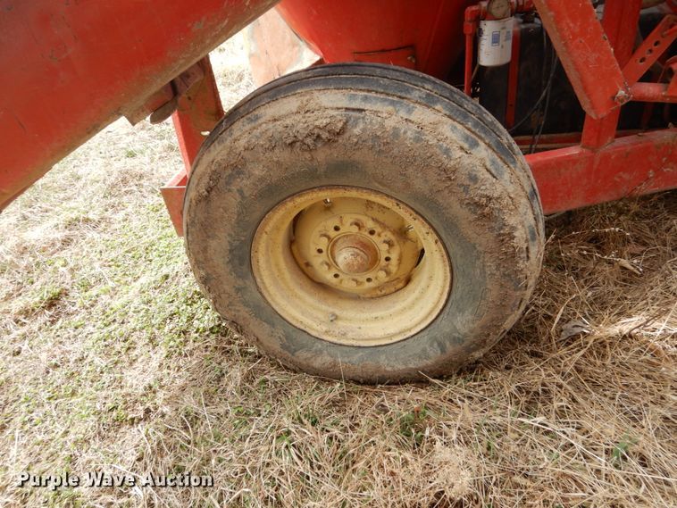 image for item GW9655 Gehl 100 feed mixer