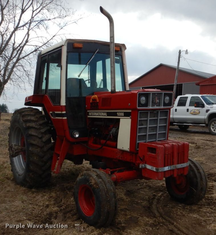 image for item GW9657 1978 International 1086 tractor