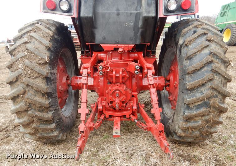 image for item GW9657 1978 International 1086 tractor